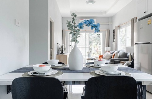 Pa Daet House | Discover Chiang Mai from Cheerful Contemporary Cottage