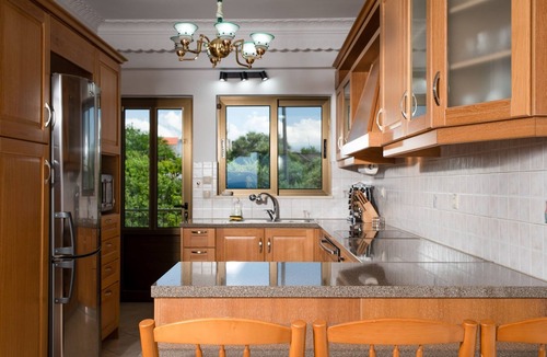 Dempla Apartment | Douranakis house · Seaview Apartment