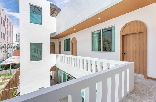 Central Pattaya Villa | Downtown Oasis Pool Villa