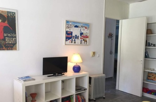 Plepi House | DREAM HOLIDAYS NEAR BEACH WITH GARDEN IN PRIVATE RESIDENCE