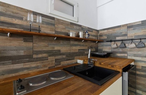 Palaio Faliro Apartment | Dreamy Cove, Artistic Hideaway near Floisvos 1BD