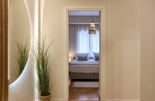 Filopappou Apartment | Earthy Comfort 2bd Apt With Koukaki Views