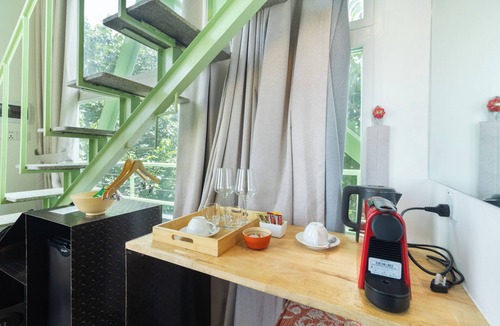Koh Pich House | Eclectic Variations on a staycation spot.