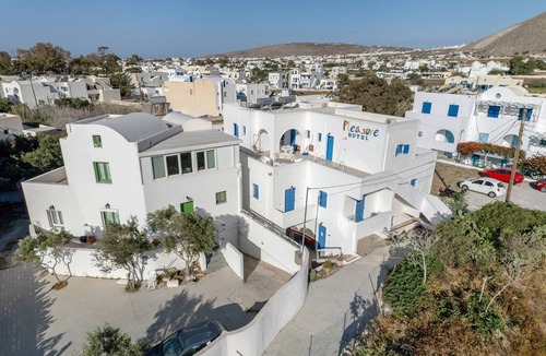 Perissa Apartment | Economy Quadruple Room 4 with Balcony and Air Conditioning