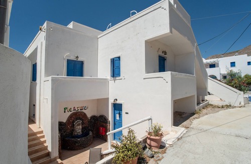 Perissa Apartment | Economy Quadruple Room 4 with Balcony and Air Conditioning