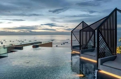Pattaya Bay Condo | EDGE Central Pattaya