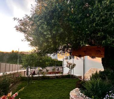 Kamisiana Apartment | Elaya Experience