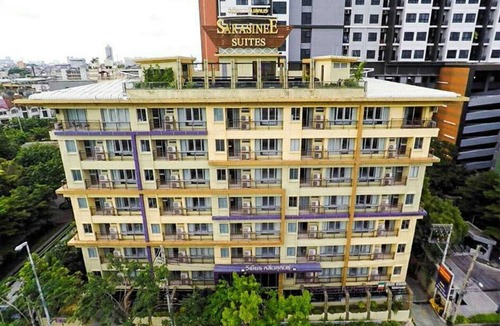 Khlong Ton Sai House | Elegant Executive Suite | Stylish Bangkok Stay