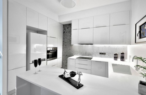 Plaka Villa | Elegant Plaka Townhouse | Aldis Mansion | 3 Bedrooms | Central Athens Location