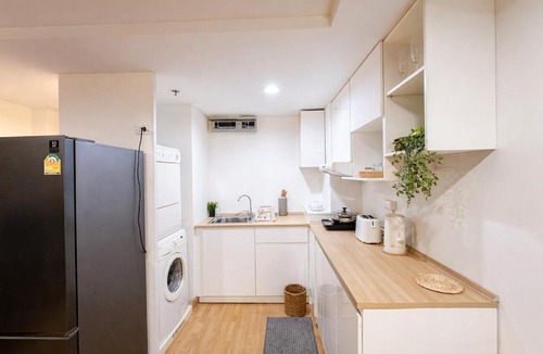 Chong Nonsi Apartment | Elegant Vintage 3BR Family Home Sathorn