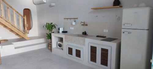 Megalochori Apartment | Elements Cave Suites