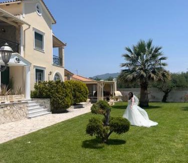 Agrilia Villa | Eleni's Family Villa