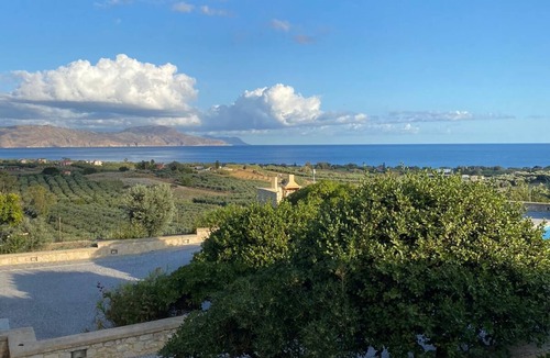 Filaki Apartment | Eleonas apartment on the 1st floor with unobstructed ocean views