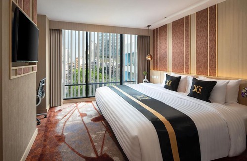 Nana Hotel | Eleven Bangkok Sukhumvit 11 by Kingston Hotels