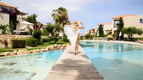 Maleme Apartment | Elias 1-Bedroom Apartment on the beach with pool