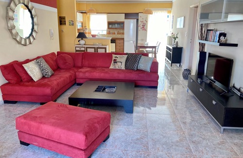 Patras Apartment | Elina’s spacious apartment in Patras with private parking