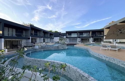 Thep Kasattri Hotel | Elite Suites Villa Maikhao Phuket