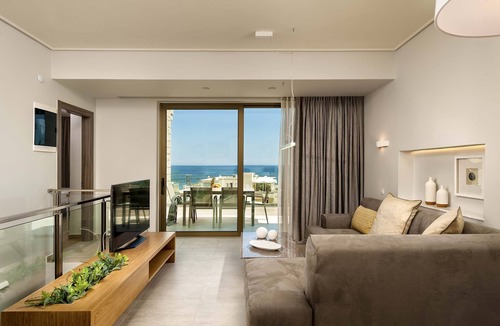 Kato Galatas Villa | Elvoria Villa I -Luxury close to the Sea!