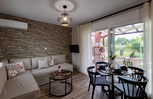 Maroneia-Sapes House | En Sophia Guesthouse