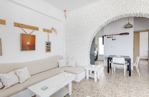 Vari House | Endless Blue from Syros - Fabrika House 1