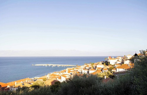 Koroni Bed & Breakfast | Eneos Residence - Koroni Poolside Gem