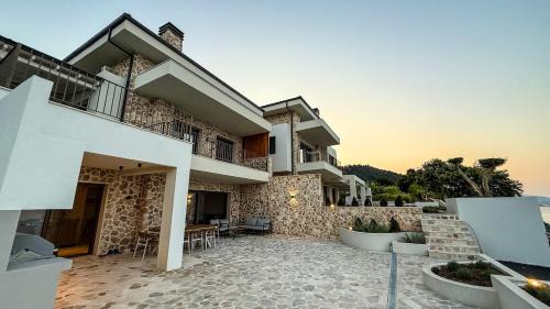 Aristotelis Villa | Eosea Hemera