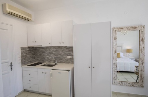Apollonia House | Eutuxia Rooms & Studios