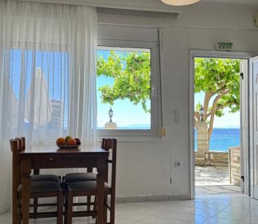 Psakoudia Hotel | EverBlue Suites - Halkidiki Beachfront