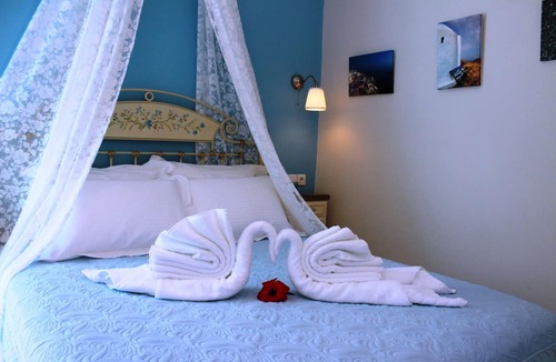 Perissa Hotel | Evizorzia Villas