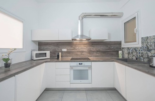Pangrati Apartment | Exceptional central Athens 3 bedroom 2 bathroom apartment that sleeps up to nine