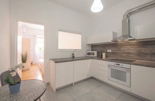Pangrati Apartment | Exceptional central Athens 3 bedroom 2 bathroom apartment that sleeps up to nine