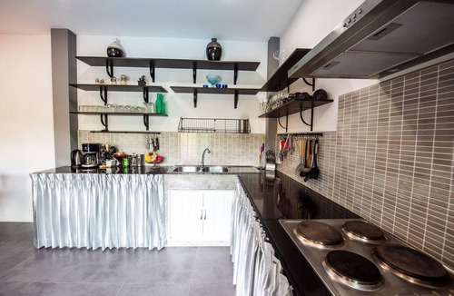 Chiang Mai Villa | Exclusive 3 Villa Estates For A Group /Free Breakfast/Maid 5 kms from Airport