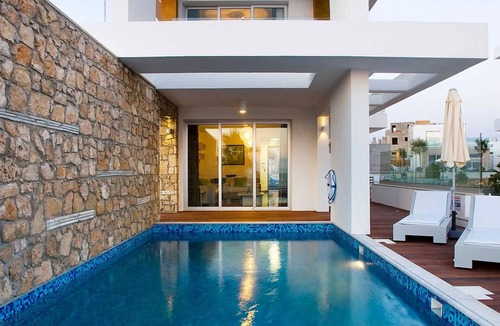 Paphos Villa | Exclusive Luxury Beachfront Villas - Prime Tourist Beach Location - SA