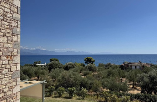 Messini House | Exclusive Stone Bay Houses overlooking Chelonaria Beach