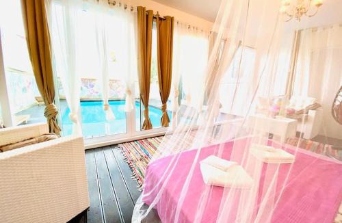 Pyla Villa | Exclusive Villa Larnaca 2 min beach 8 plus sleeps