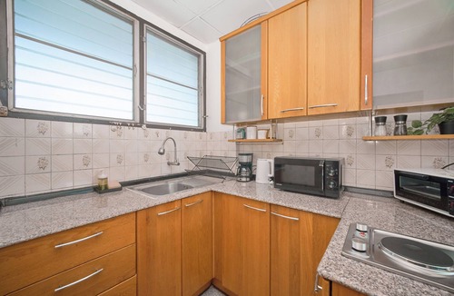 Asoke Apartment | Executive 70sqm Suite, Full Office & Transit Hub Asoke Interchange