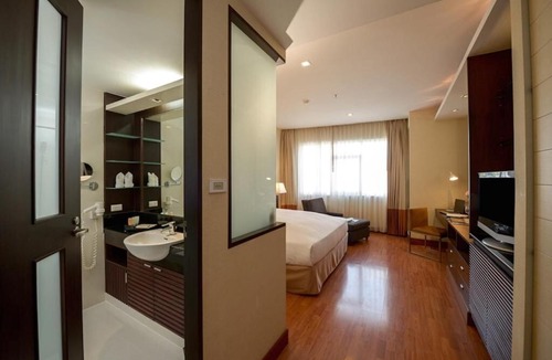 Ploenchit Apartment | Executive 1 Bedroom Apartment in Bangkok City Center (OB-8)