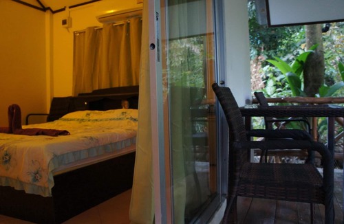 Bai Lan Hotel | Exotic Bungalows