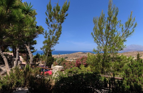 Kamilari Villa | Experience the Cretan hospitality, at a calm place with a breathtaking view!