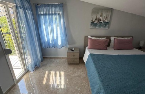 Neoi Epivates Apartment | F & R Villa