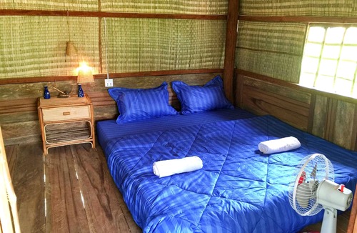 Banan Hostel | Family Batcave Homestay - Hostel