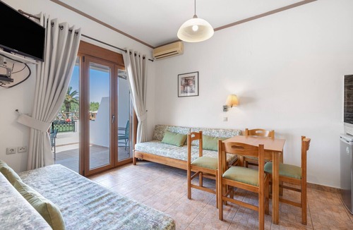 Agia Galini Apartment | Family Beachfront Apartment with Sea View in Agia Galini, Crete
