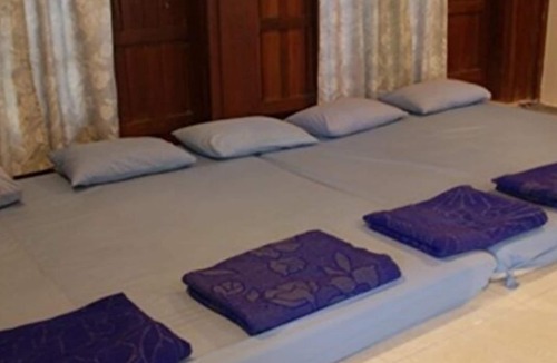 Suan Luang House | Family ROOM Riverside Homestay in Ampawa