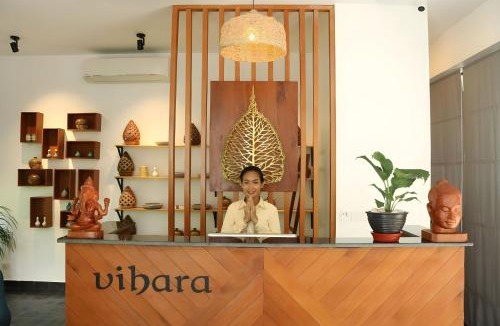 Wat Bo Area House | Family Suite with Balcony