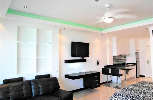 Na Chom Thian Apartment | Fantastic Sea View Beach Condo - Sleeps 2
