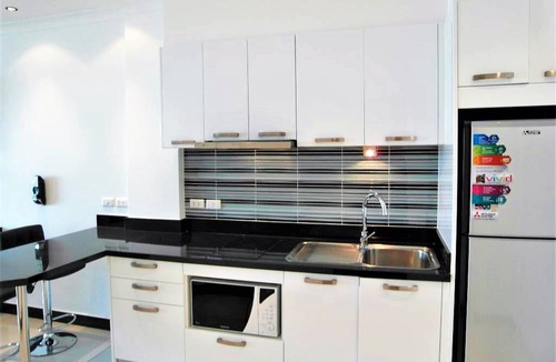 Na Chom Thian Apartment | Fantastic Sea View Beach Condo - Sleeps 2