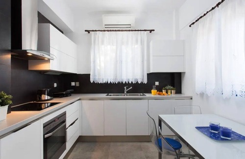 Aegina House | Ferienvilla "Aneli Luxury" by Interhome