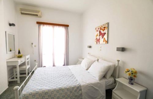 Kamari Hotel | Finikas Santorini