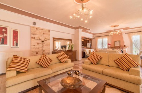 Romirion Villa | Fontana 4 Bedroom Holiday Home with Private Pool