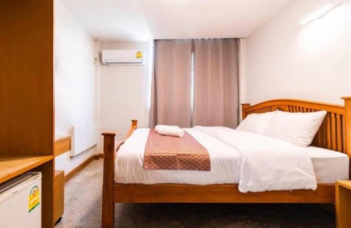 Chana Songkhram Apartment | For hotel